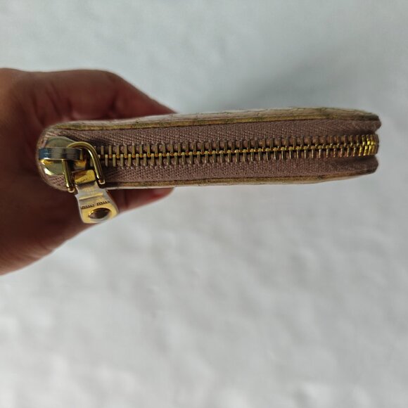 MIU MIU Crocodile-embossed Leather Zip Around Wallet Beige - Picture 12 of 15